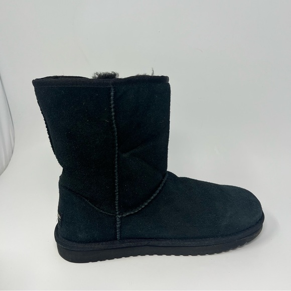 Koolaburra UGG Victoria Boots
Size 8 - Picture 2 of 6